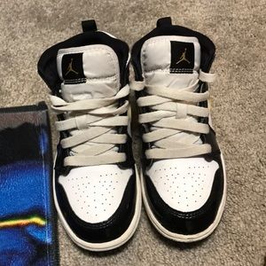 boys air jordan 1s